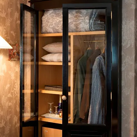 Hotel Chateaubriand 4*