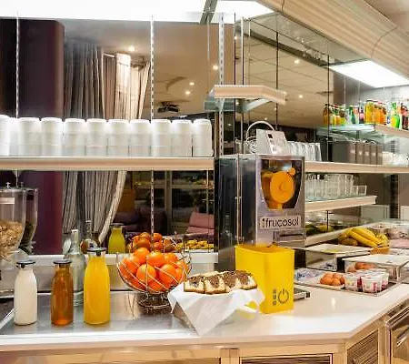 Chateaubriand Hotel 4*