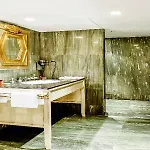 オテル シャトーブリアン 4* パリ