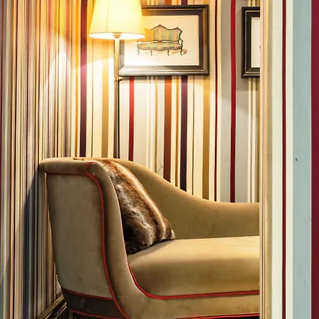 Chateaubriand Hotel 4*