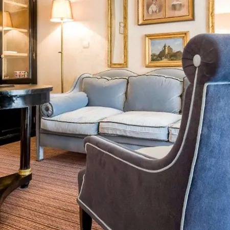 Hotel Chateaubriand 4*