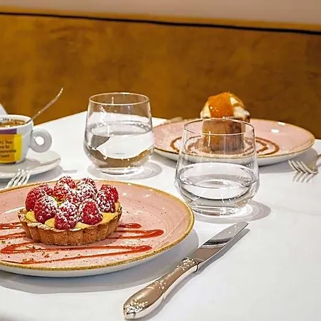 Chateaubriand فندق باريس