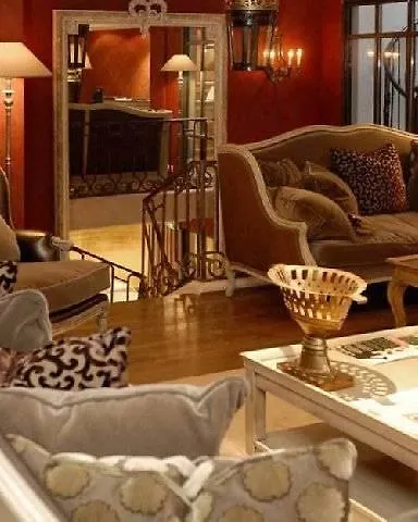 Chateaubriand Hotel 4*