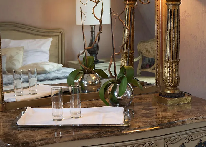 Chateaubriand 4* باريس