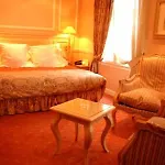 Otel Chateaubriand Paris