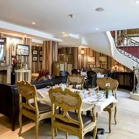 Chateaubriand Hotel
