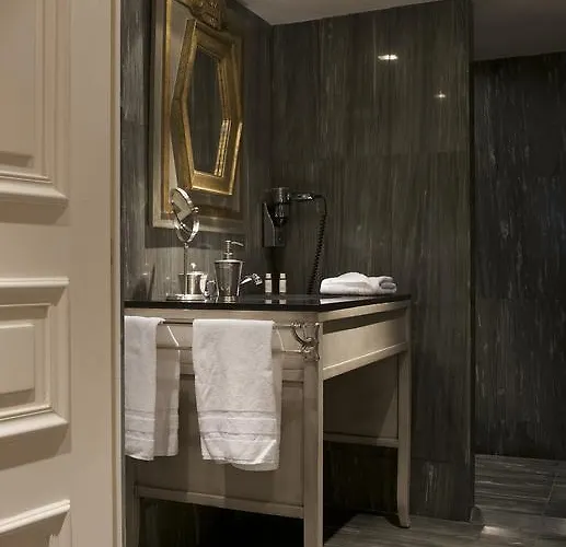 Chateaubriand 4* Paris